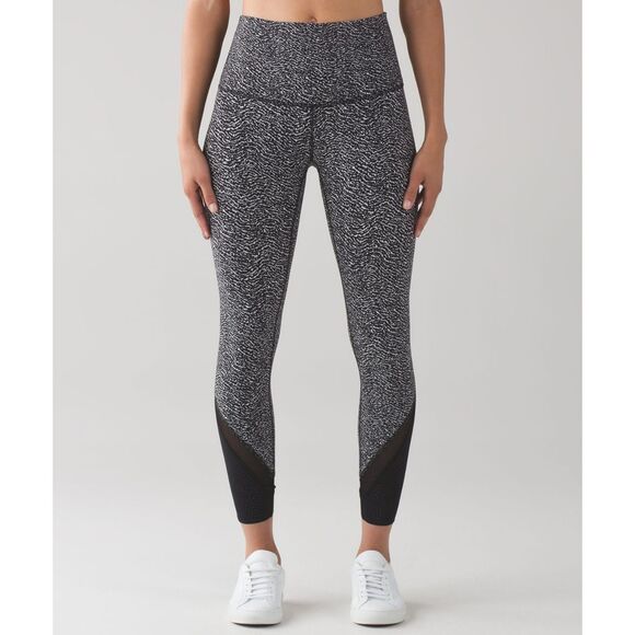 Lululemon • Wunder Under Laser Cut Studio Crop Leggings • Size 8 • Black/White - Picture 6 of 11